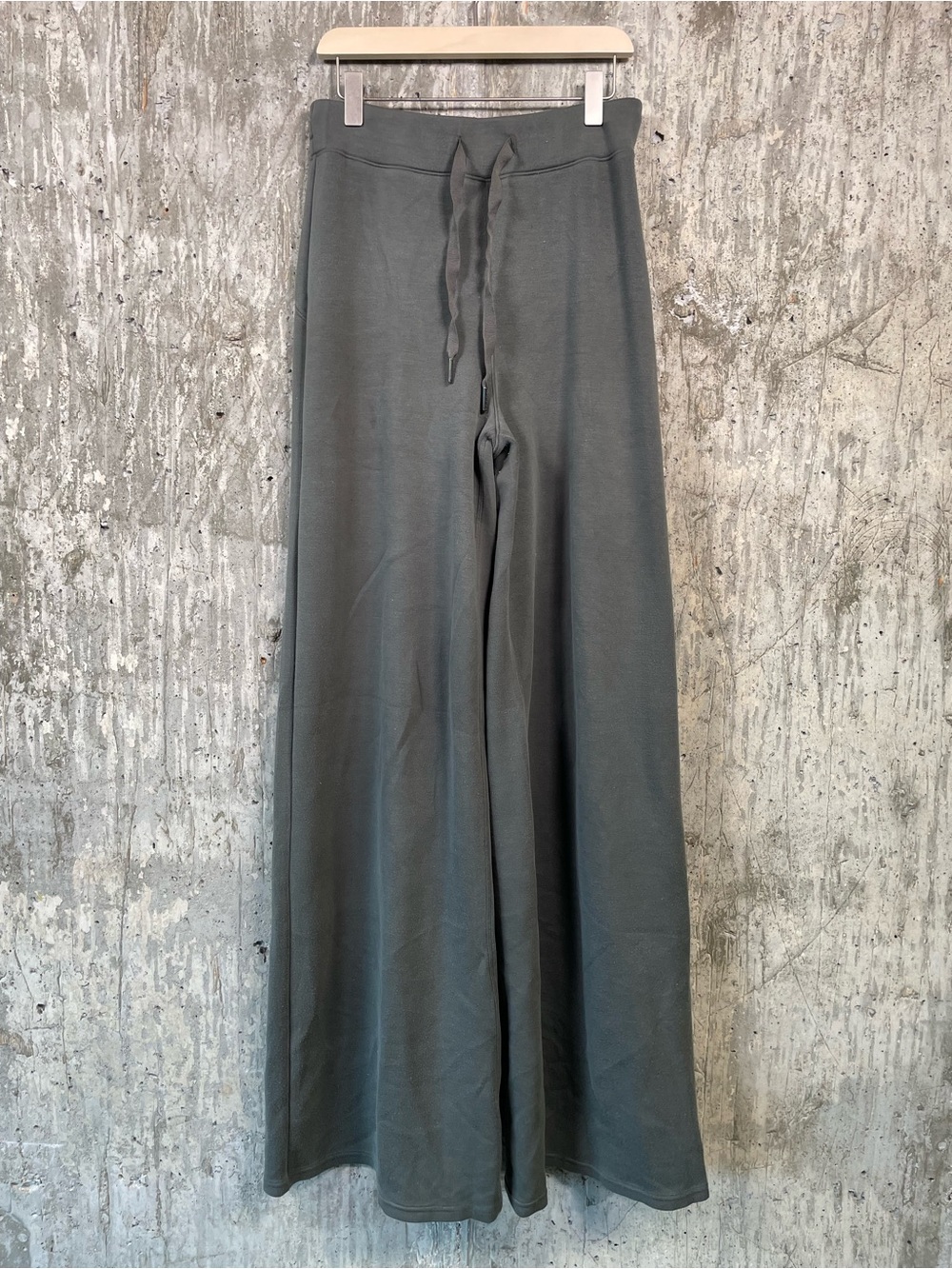 SPANX Women's AirEssentials Wide Leg Pants Size S